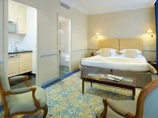 Grand Magenta Hotel *