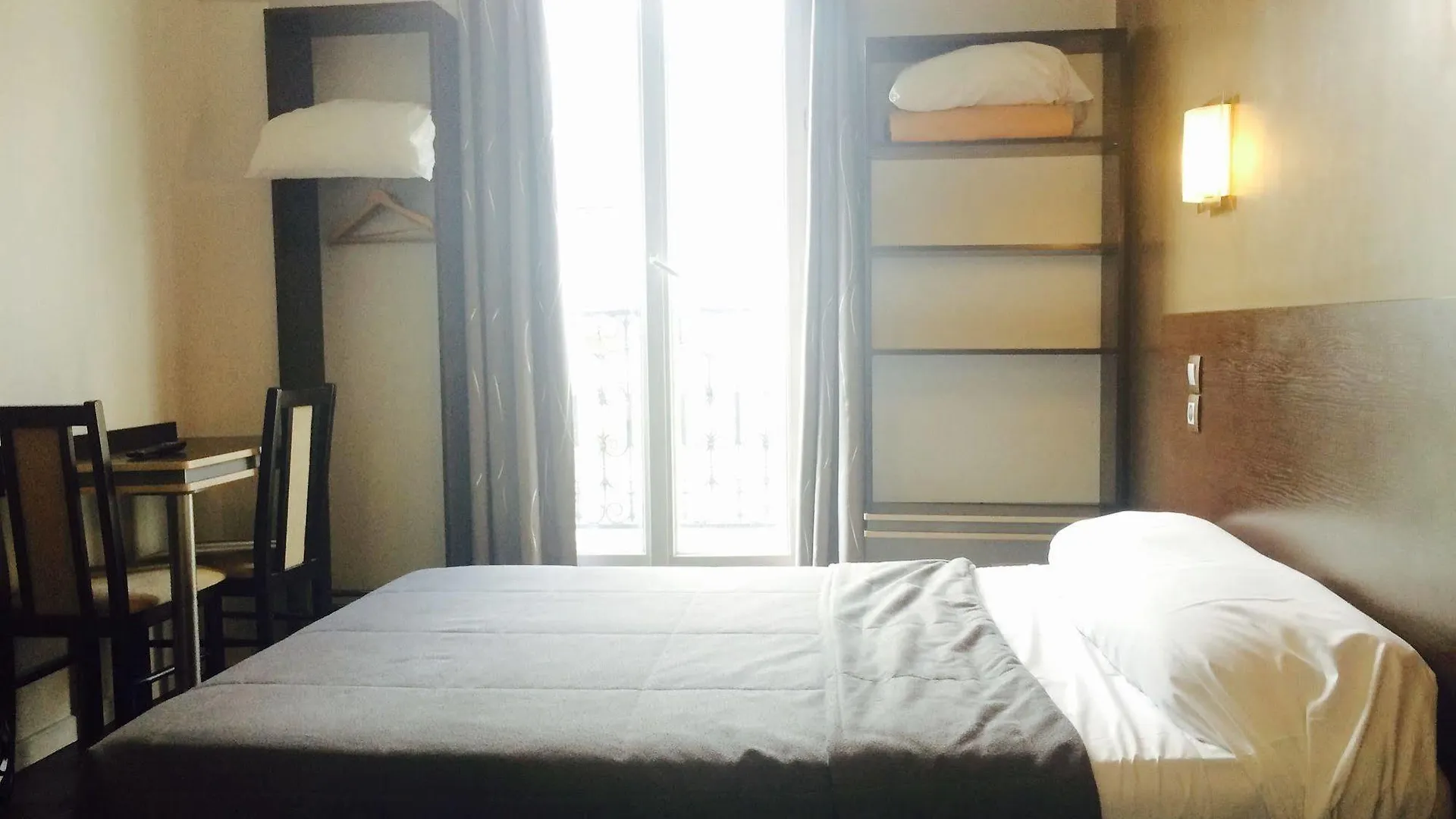 Grand Magenta Hotel *