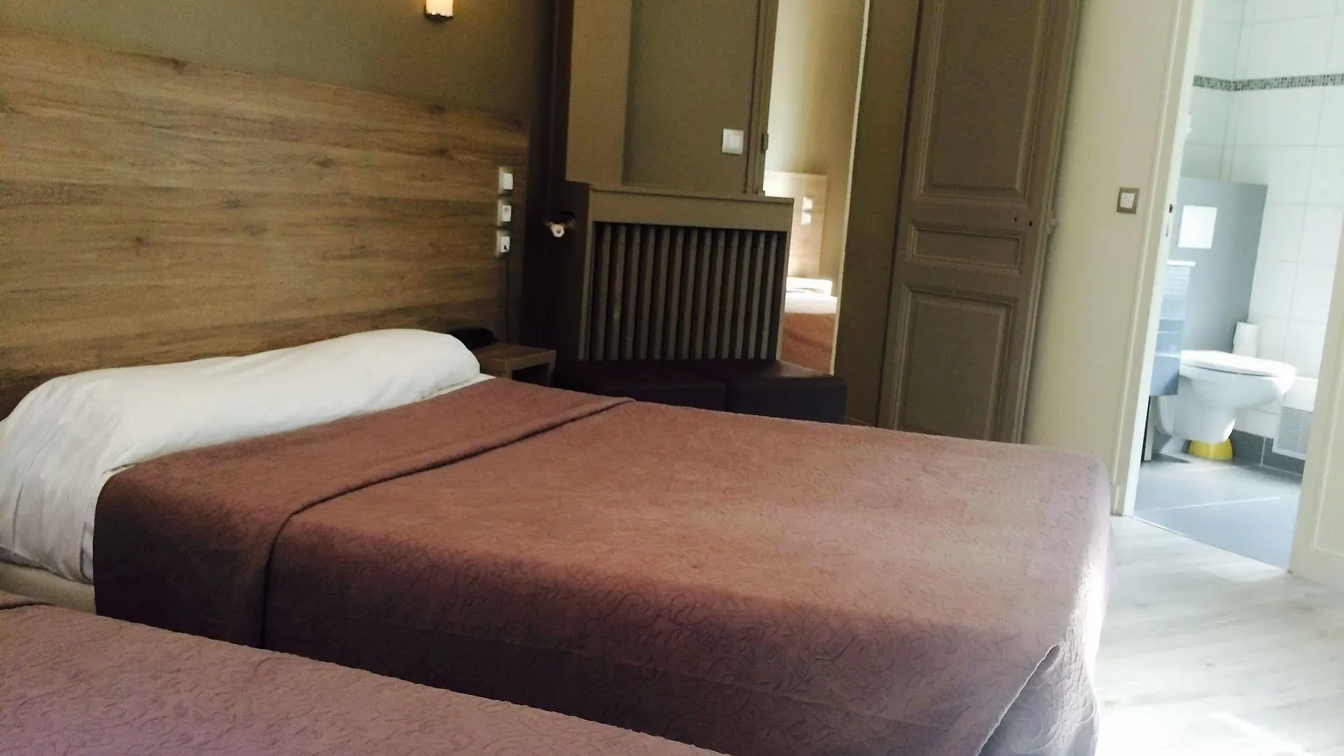 Grand Magenta Hotel *